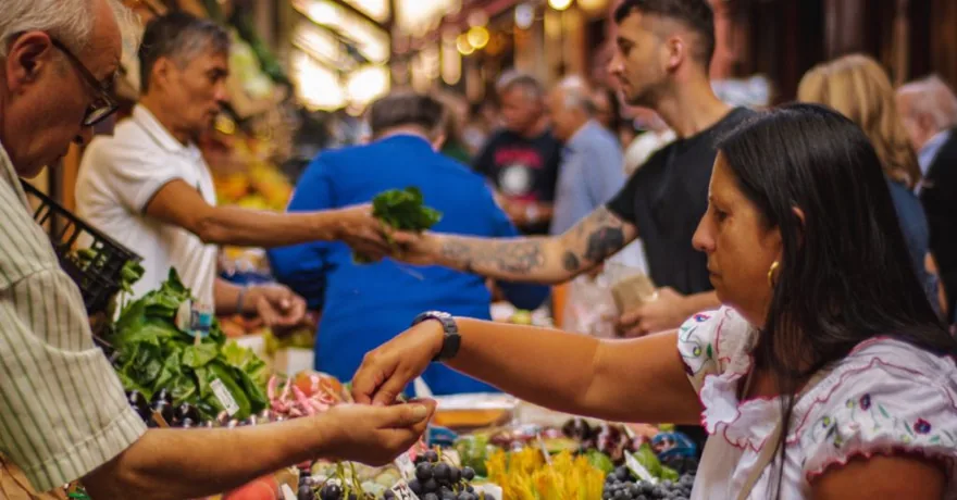3 ways to market your service on social media
