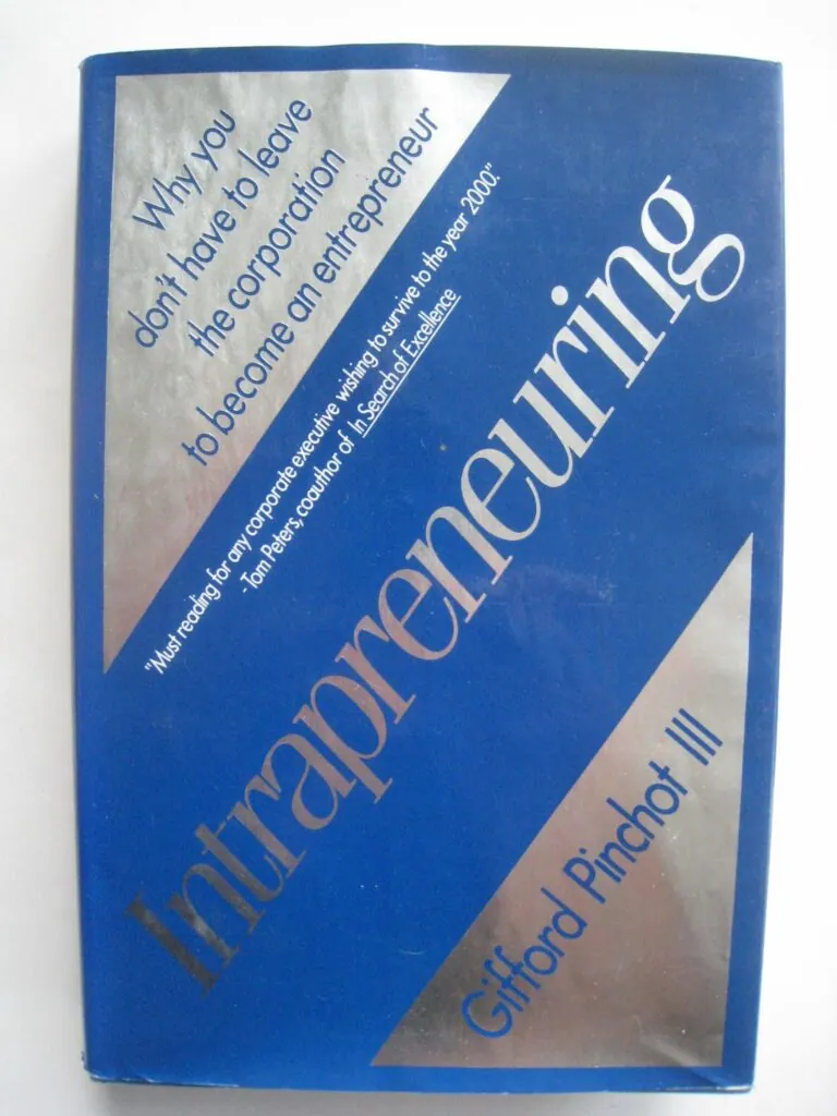 Cover of the book Intrapreneuring by Gifford Pinchot III